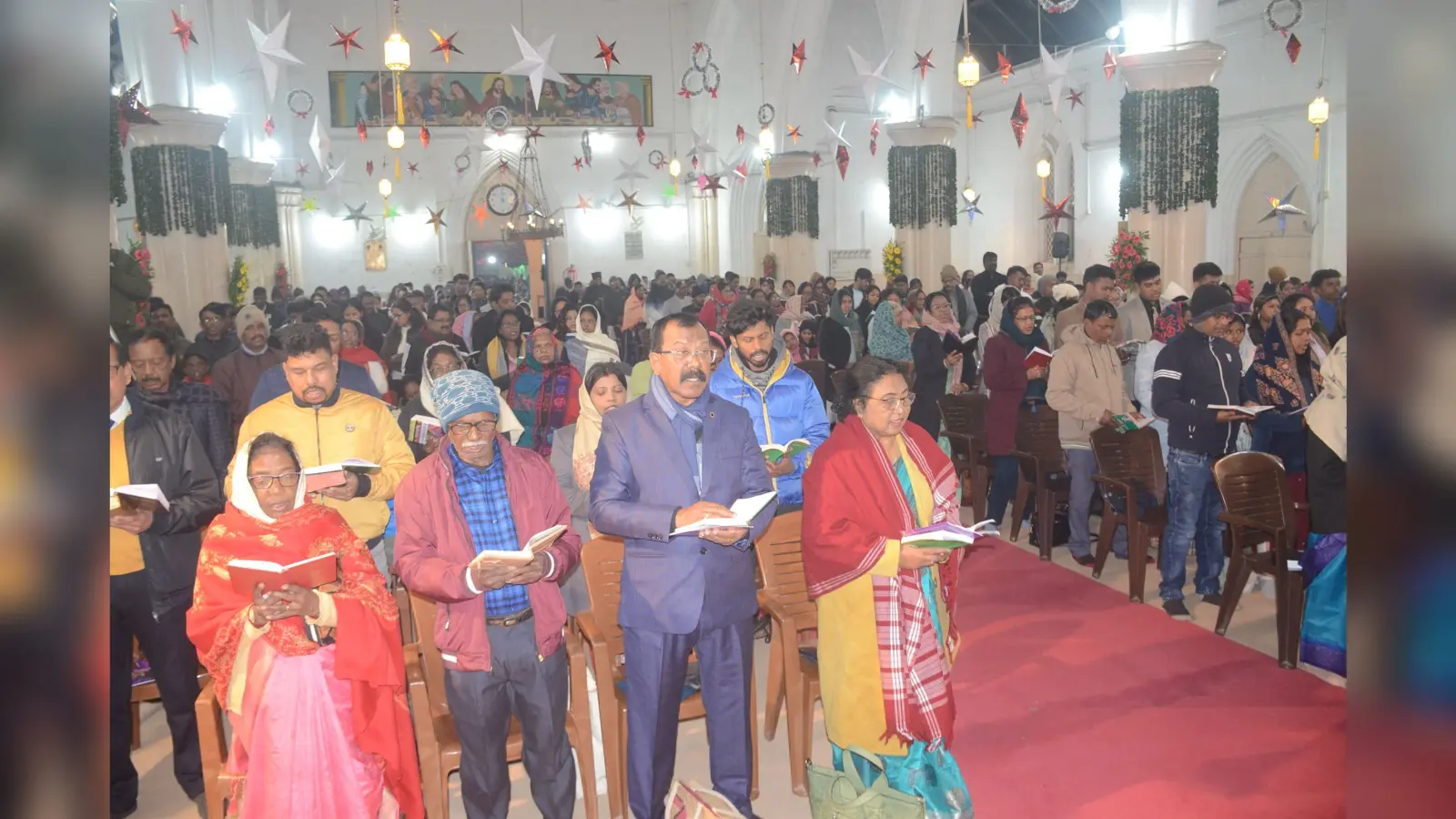 Ranchi News : प्रभु यीशु का जन्म प्रेम,आशा और परिवर्तन का संदेश है :बिशप