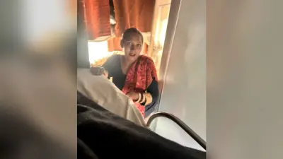 ट्रेन में किन्नरों की दहशत, यात्रियों से की जबरिया वसूली