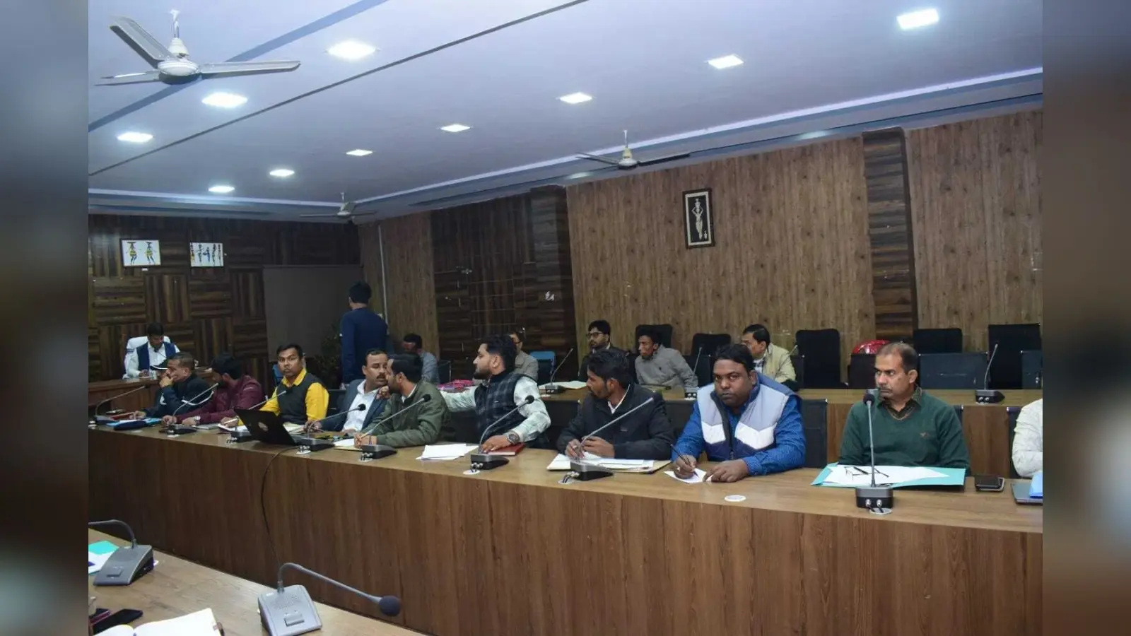 सड़कों पर सख्ती से चलायें वाहन चेकिंग: डीसी