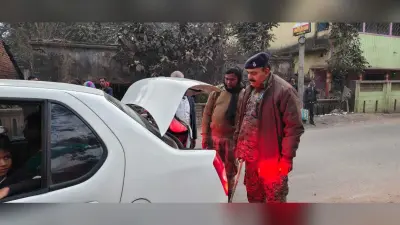 पुलिस ने की वाहनों के कागजातों की जांच