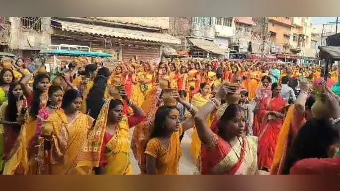 कलश यात्रा के साथ ही श्री श्री 1008 महारूद्र यज्ञ शुरू