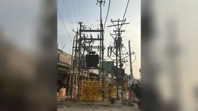 शहर में ट्रांसफाॅर्मर के पास सुरक्षा को लेकर किया गया बैरिकेडिंग