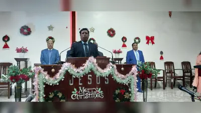 बेथेल मिशन व कैथोलिक चर्च में प्रभु यीशु के जन्मदिन पर प्रार्थना सभा में उमड़ी भीड़