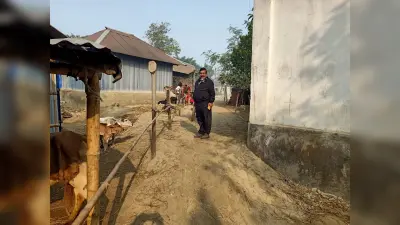 अतिक्रमण के कारण मुख्यमंत्री ग्रामीण सड़क का निर्माण कार्य निर्माण बाधित