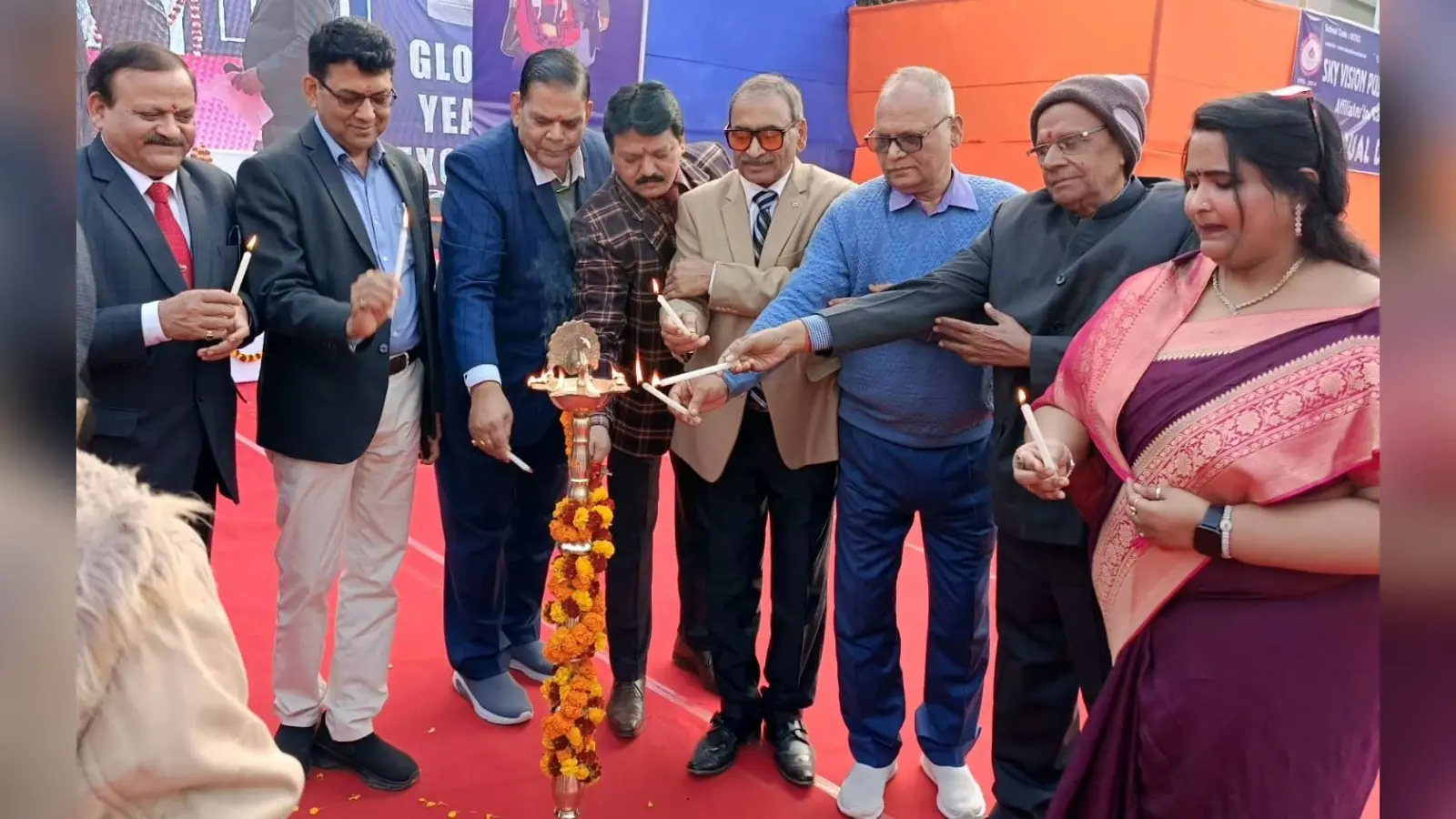 स्काई विजन स्कूल के 10वें वार्षिकोत्सव पर बच्चों ने दी रंगारंग प्रस्तुति