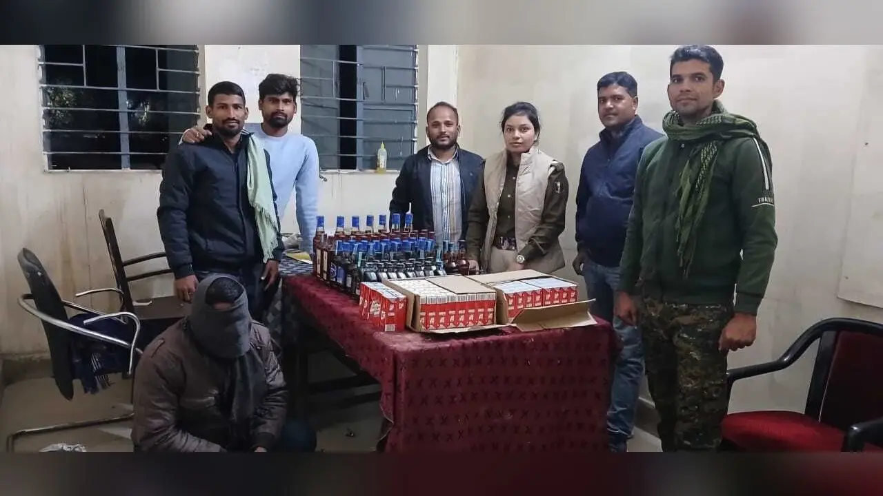 85 लीटर शराब के साथ आठ तस्कर गिरफ्तार