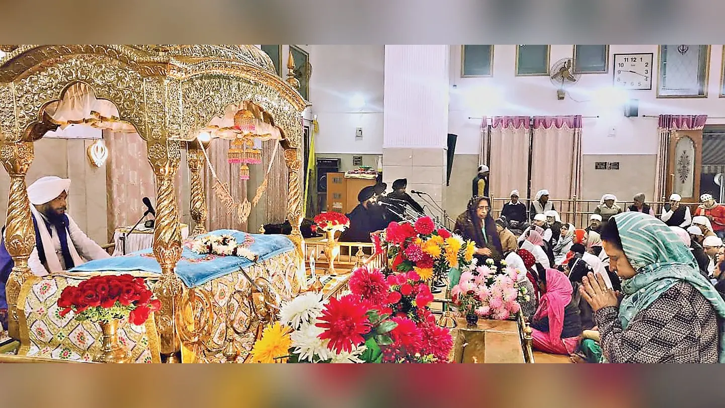 Ranchi News : कृष्णा नगर कॉलोनी में विशेष दीवान सजाया गया