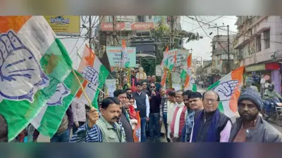 कांग्रेसियों ने महात्मा गांधी की प्रतिमा को किया नमन