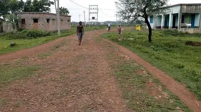 तालडीह से गणपुरा जाने वाली सड़क बदहाल, आवागमन में हो रही कठिनाई