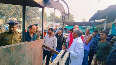 जिला परिवहन विभाग का जुगाड़ गाड़ी पर प्रहार, जुगाड़ गाड़ी बनाने वाले इंजीनियरिंग वर्क्स को दिया