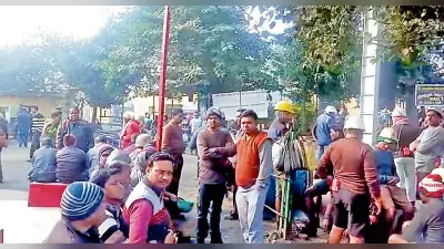 सैकड़ों बीघे की जमीन पानी में समायी, ग्रामीणों ने बंद किया कोयला खदान में उत्पादन