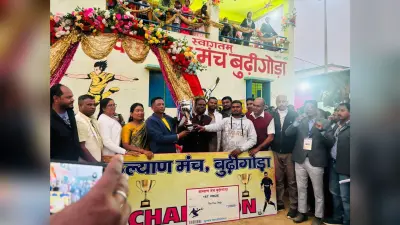 Chiabasa News : लखटकिया फुटबॉल प्रतियोगिता पर बम-बम भोले निश्चितपुर का कब्जा