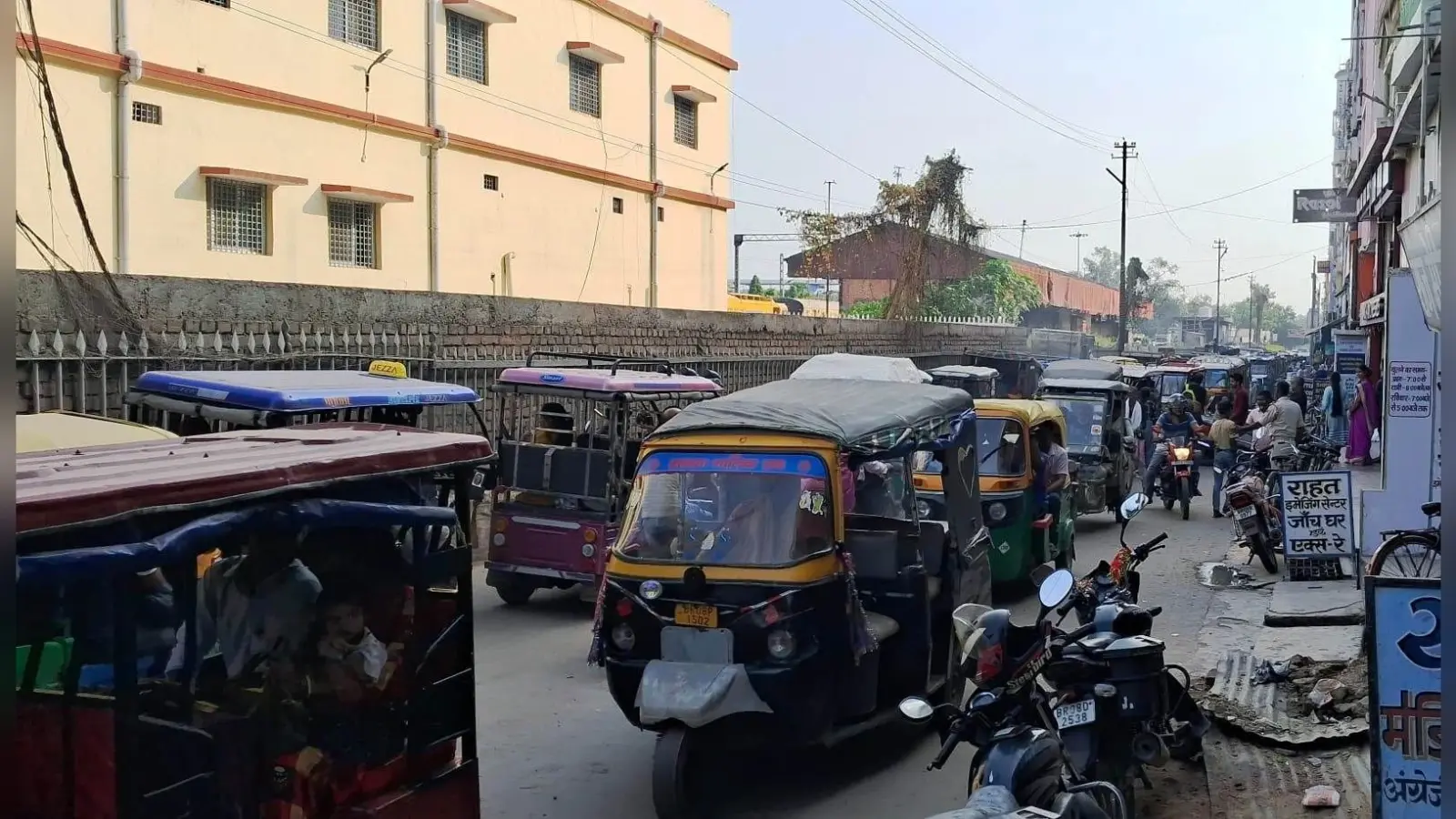 Munger news : जमालपुर जुबली बेल से स्टेशन चौक तक जाम से नहीं मिल पा रही निजात