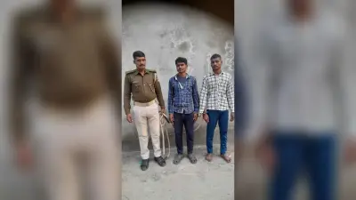 पुलिस से नोंकझोंक कर शराब तस्कर को छुड़ाया, दो गिरफ्तार