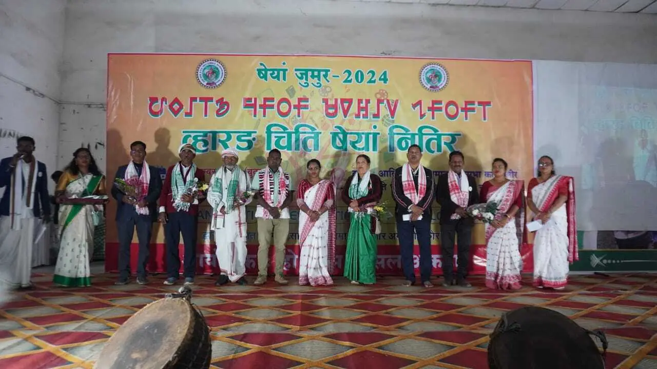 Chaibasa News : समाज की संस्कृति, इतिहास और परंपरा का दर्शन कराती है मातृभाषा : जानुम