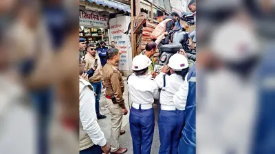 Ranchi news : अपर बाजार में चला अतिक्रमण हटाओ अभियान, ठेला व वाहन जब्त