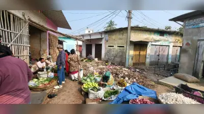 कचरे की ढेर पर हर दिन सजता है न्यू मार्केट का सब्जी मंडी, खरीदार को बीमारी की सता रही डर
