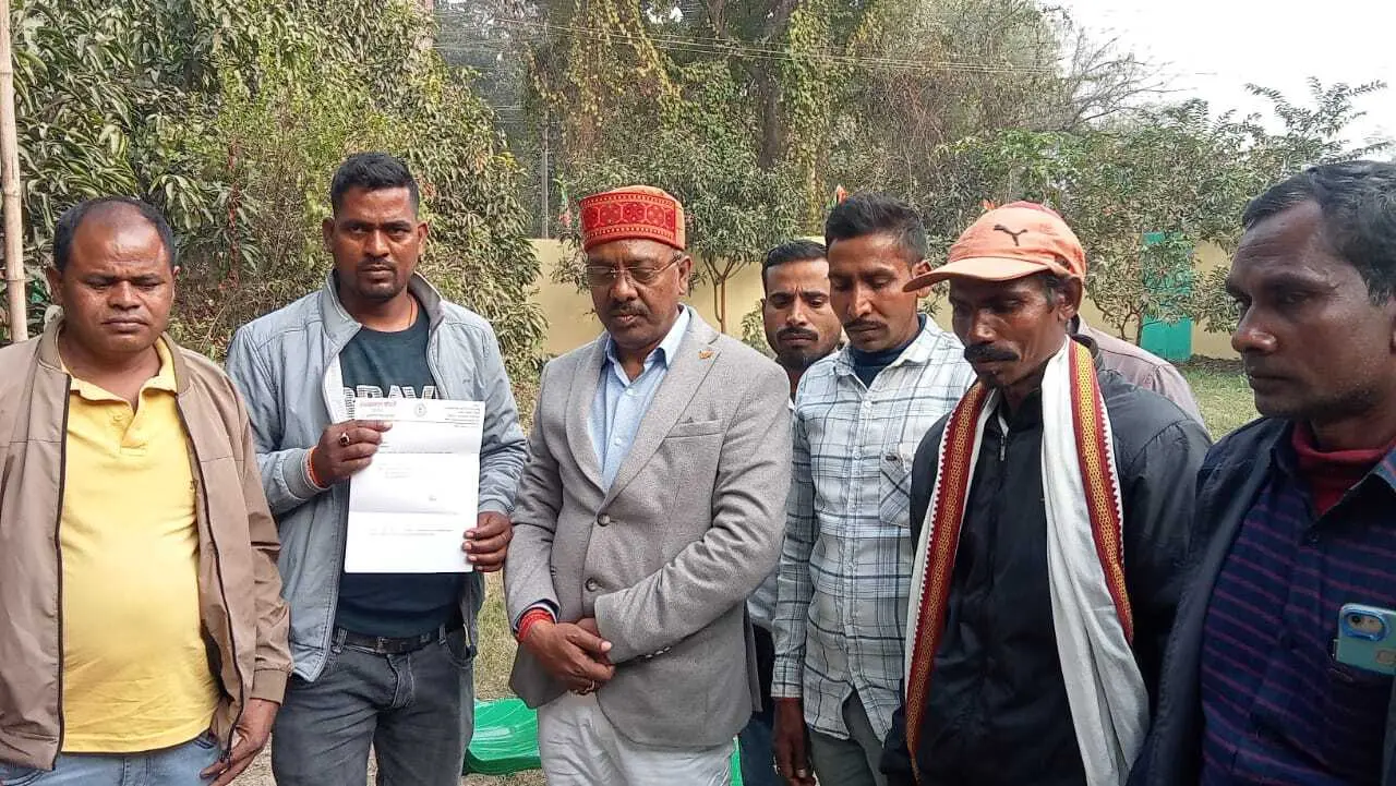 ग्रामीणों ने विधायक को समस्याओं से अवगत कराया