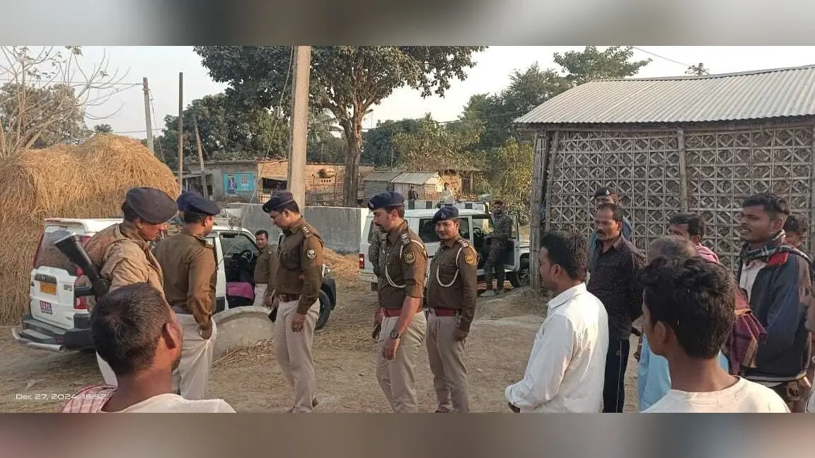 घर में सो रहे युवक को मारी गोली, जख्मी