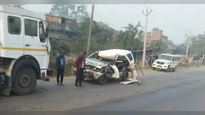 Gaya News : डेड बॉडी लेकर जा रही एंबुलेंस दुर्घटनाग्रस्त, एक घायल