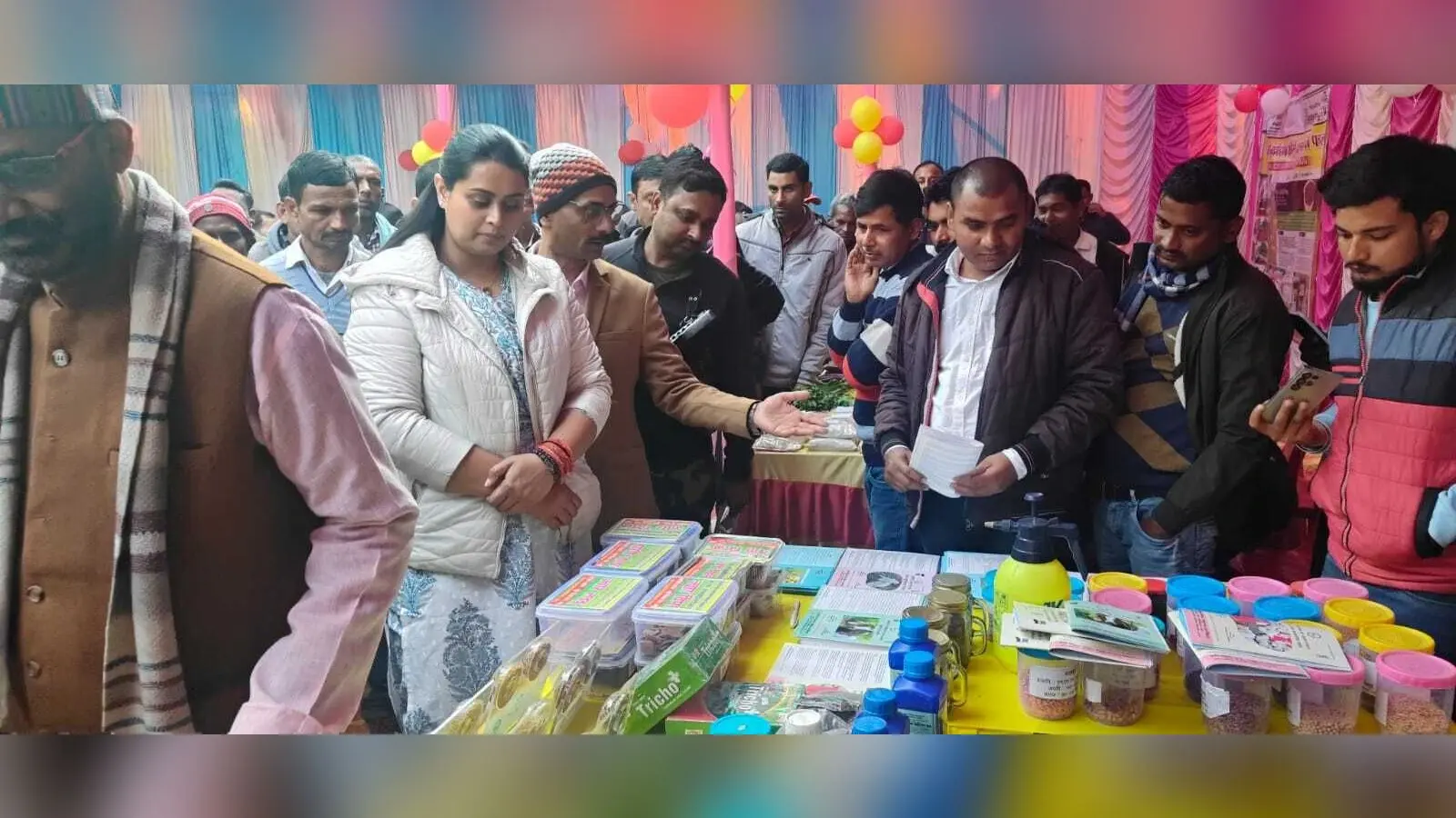 कृषि मेले में क्षेत्रीय किसानों के उत्पादों की लगी प्रदर्शनी