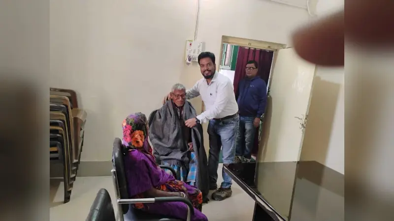बीडीओ ने जरूरतमंदों के बीच बांटा कंबल