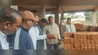ग्रामीणों ने आवास निर्माण कार्य को रोका, पहुंचे विधायक