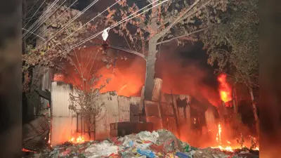 बागबेड़ा : स्क्रैप टाल में लगी आग, मची अफरा-तफरी
