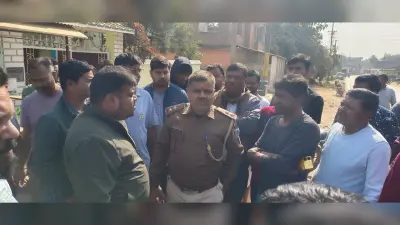 Deoghar News : रेलवे ट्रैक निर्माण में ब्लास्टिंग से मुहल्लेवासी घायल, विरोध में चार घंटे बंद कराया काम