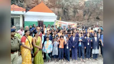 बालिका विद्यापीठ के विद्यार्थियों ने किया श्रृंगी ऋषि धाम का शैक्षिक भ्रमण