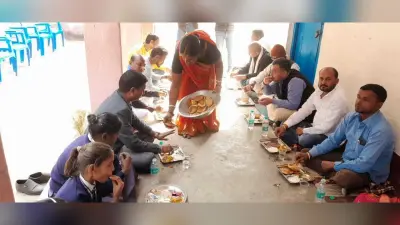 स्कूल में तिथि भोजन का आयोजन, बच्चों को खिलाया गया पौष्टिक खाना