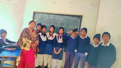 स्कूली बच्चों को शीतलहर के खतरे से बचाव की दी गयी जानकारी