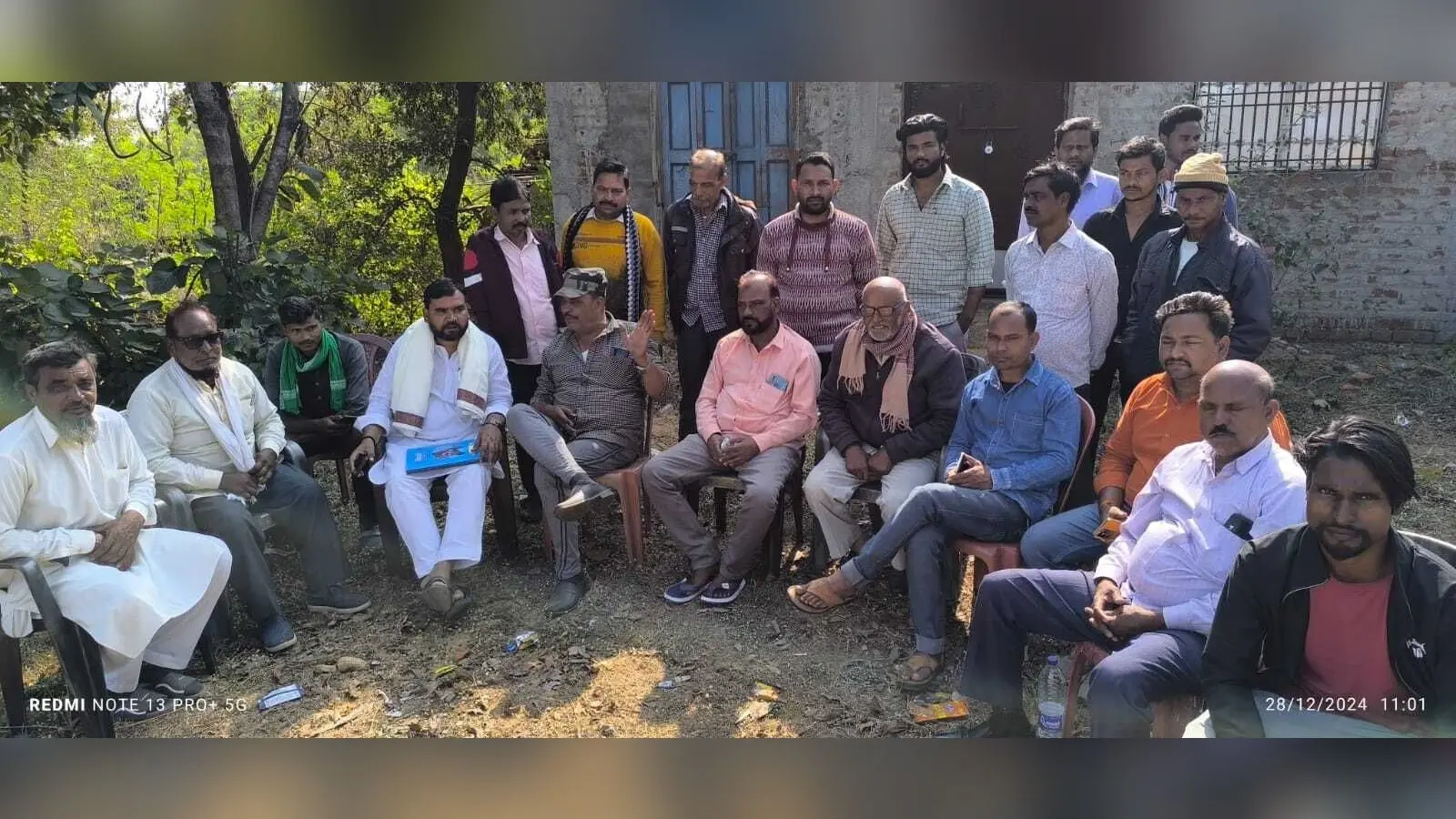 अंडरपास या रेल समपार फाटक निर्माण की मांग की