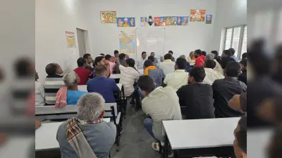 विद्यालय छुट्टी के बाद शिक्षकों ने छात्राओं से बनवाया चिकन, हंगामा