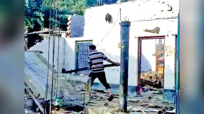 बारुईपुर : मकान में धमाका लगी आग, तीन लोग झुलसे