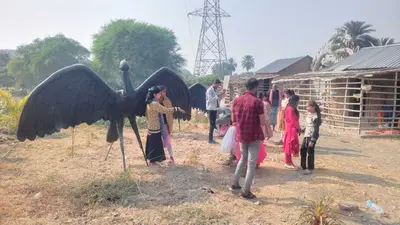 प्रकृति की गोद में बसे वन देवी रक्सी स्थान में पिकनिक मनाने पहुंच रहे लोग