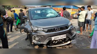 जेम्को में अनियंत्रित कार डिवाइडर से टकरायी, बाल-बाल बचा चालक