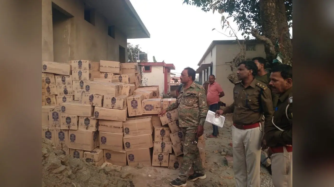 पांच हजार 326 लीटर विदेशी शराब नष्ट