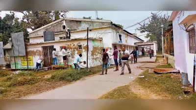 Chhapra News : छपरा में सीएम के आगमन को लेकर तैयारियां तेज, रंग-रोगन युद्धस्तर पर जारी