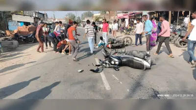 Giridih News :सड़क हादसे में दो बाइक सवार घायल