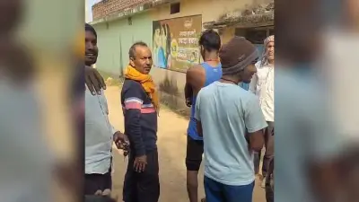 Giridih News :51 हजार का जुर्माना भरने पर ग्रामीणों ने व्यापारी को छोड़ा