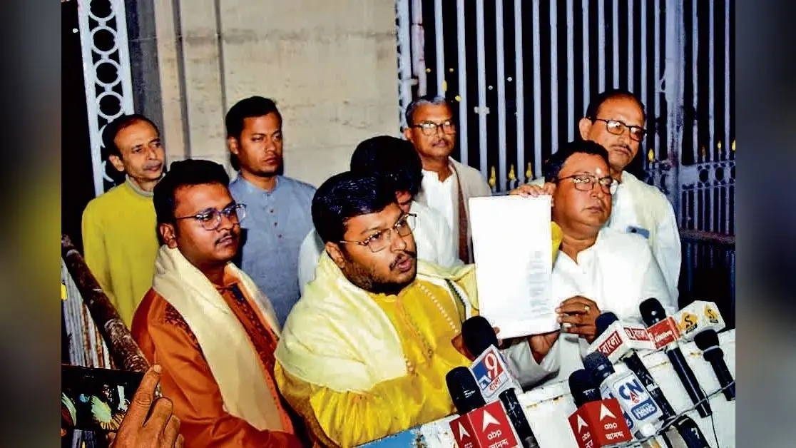 राज्यपाल से अमरेंद्र ब्रह्मचारी विश्व सेवा संघ के प्रतिनिधिमंडल ने की मुलाकात