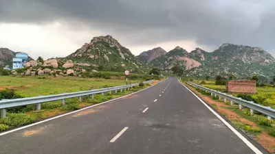 पत्थरड्डा पहाड़ पर दूर-दूर से पिकनिक मनाने पहुंचते हैं सैलानी