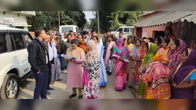 East Singhbhum News : एक किलो कम देने पर निदेशक ने दुकानदार को चेताया