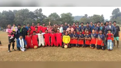 Chaibasa News : गुवासाई को हराकर कल्याण नगर की टीम चैंपियन