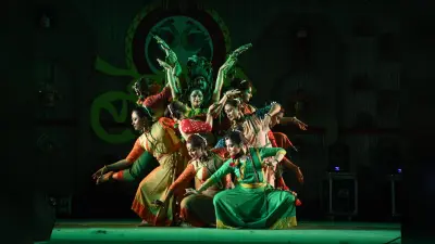 ranchi news : अरण्य अमृता से दिया प्रकृति प्रेम का संदेश, अर्पिता ने बांग्ला गीतों पर झुमाया
