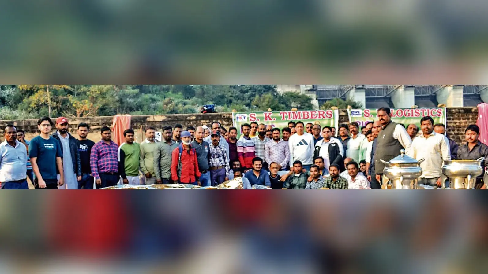 Jamshedpur News : टाटा मोटर्स के कर्मियों ने उठाया वनभोज का लुत्फ
