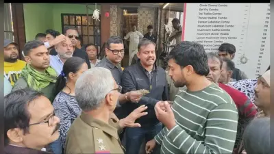 Dhanbad News : अनलिमिटेड थाली में ग्राहक ने चौथी बार ननवेज मांगा, मना करने पर हंगामा
