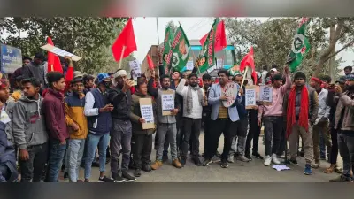 बीपीएससी अभ्यर्थियों पर हुए लाठीचार्ज के विरोध में छात्रों ने किया एनएच जाम, सरकार के खिलाफ की नारेबाजी