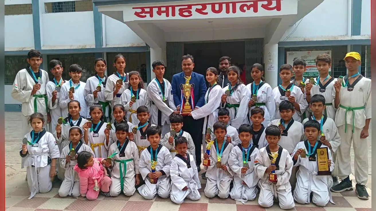 ताइक्वांडो खिलाड़ियों को बेहतर प्रदर्शन के लिए डीएम ने किया प्रोत्साहित